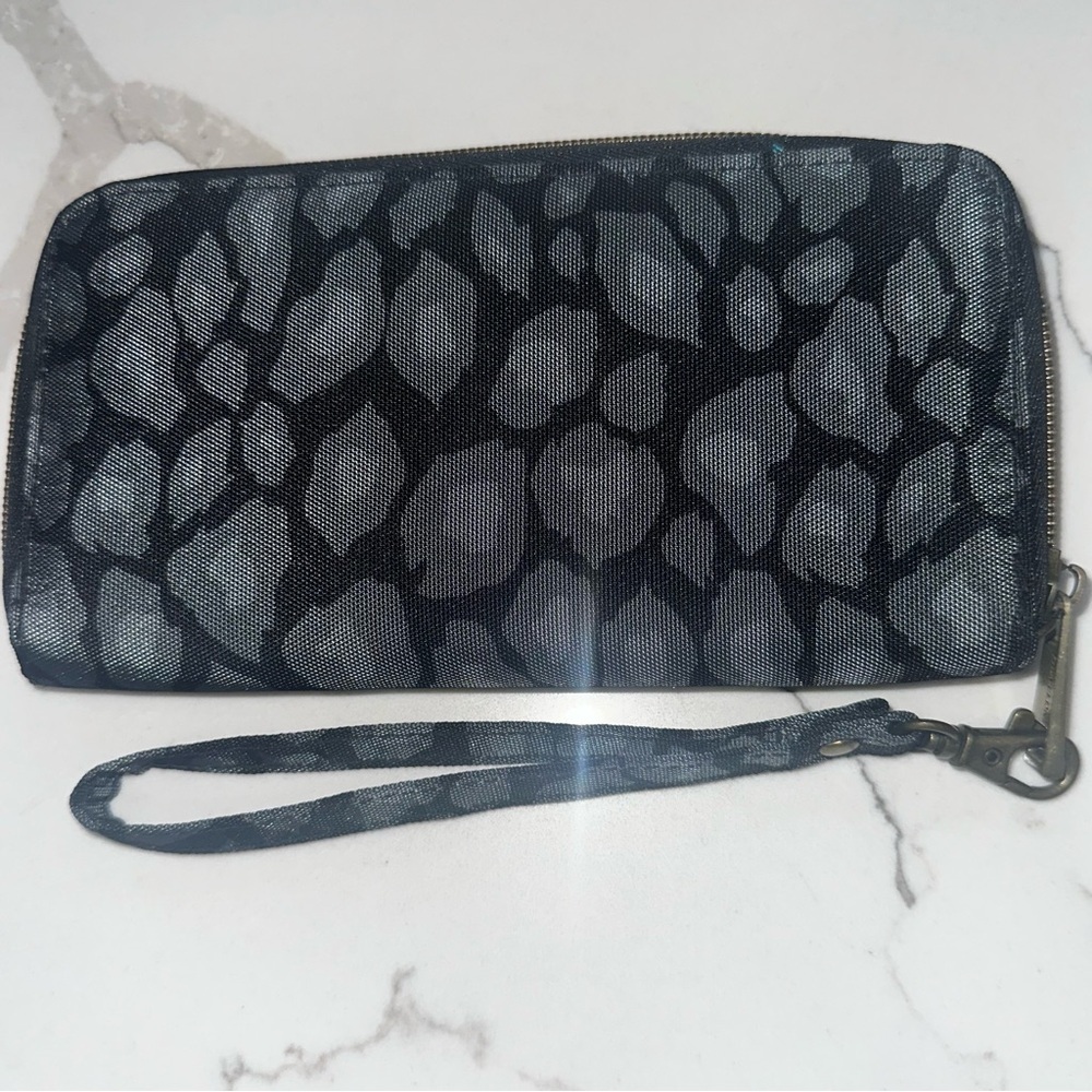 Travelon Anti-Theft RFID Blocking Leopard Print Wristlet Wallet - Gray/Black - Picture 7 of 7